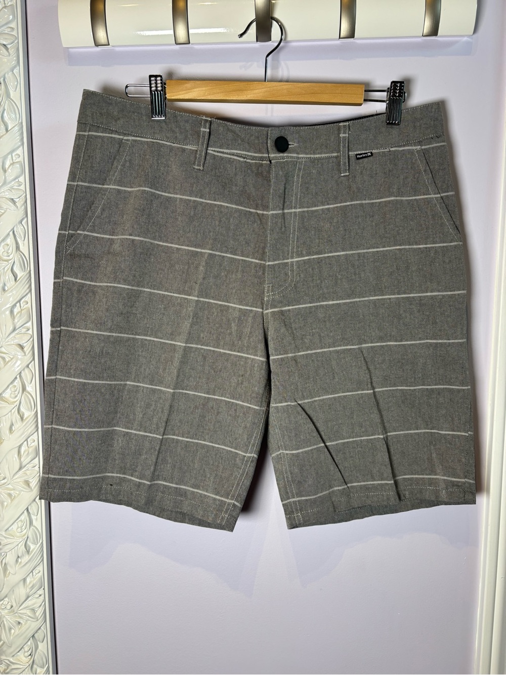 Hurley Gray Stripe Flat Front Men's Skater Summer Shorts